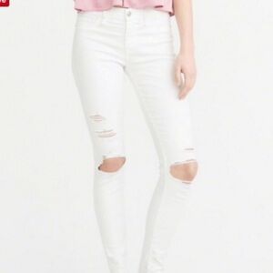 Abercrombie & fitch Rip White mid rise Skinny distressed raw hem 50%off w♥️#58